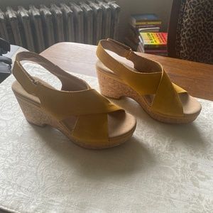 Clarks Giselle Cove Wedge Sandal in Yellow